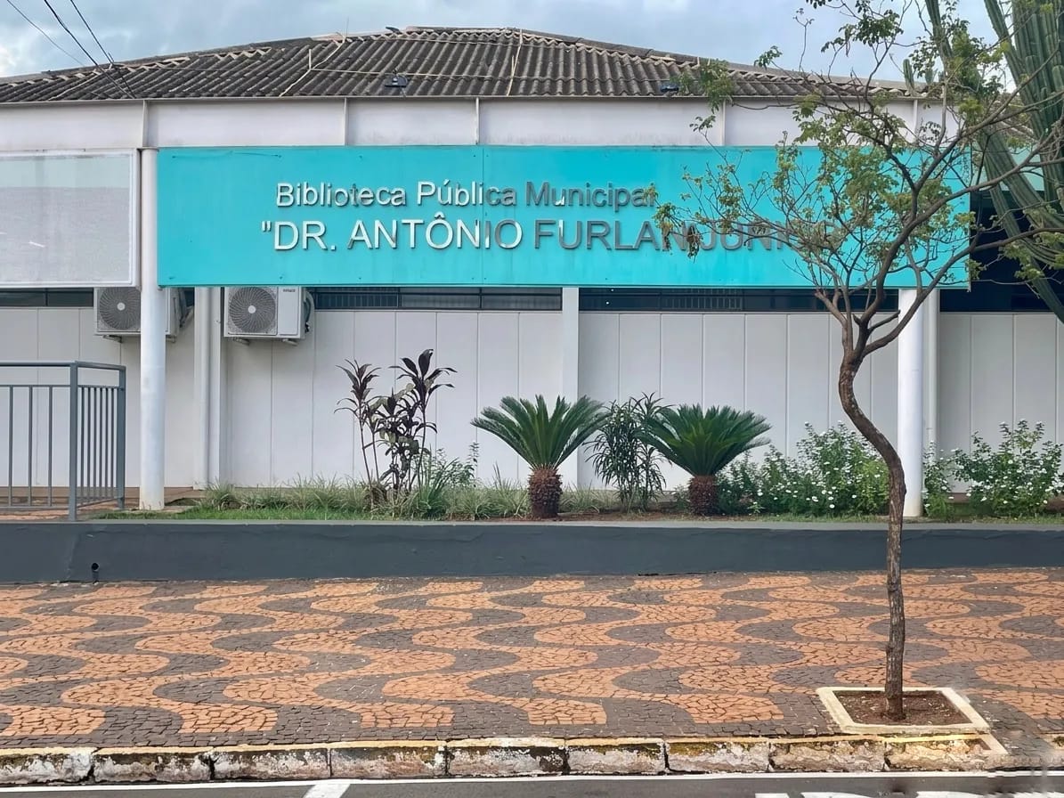 Biblioteca Pública Municipal "Dr. Antônio Furlan Jr."